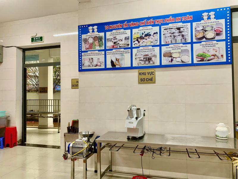 Hình ảnh trang thiết bị bếp công nghiệp
